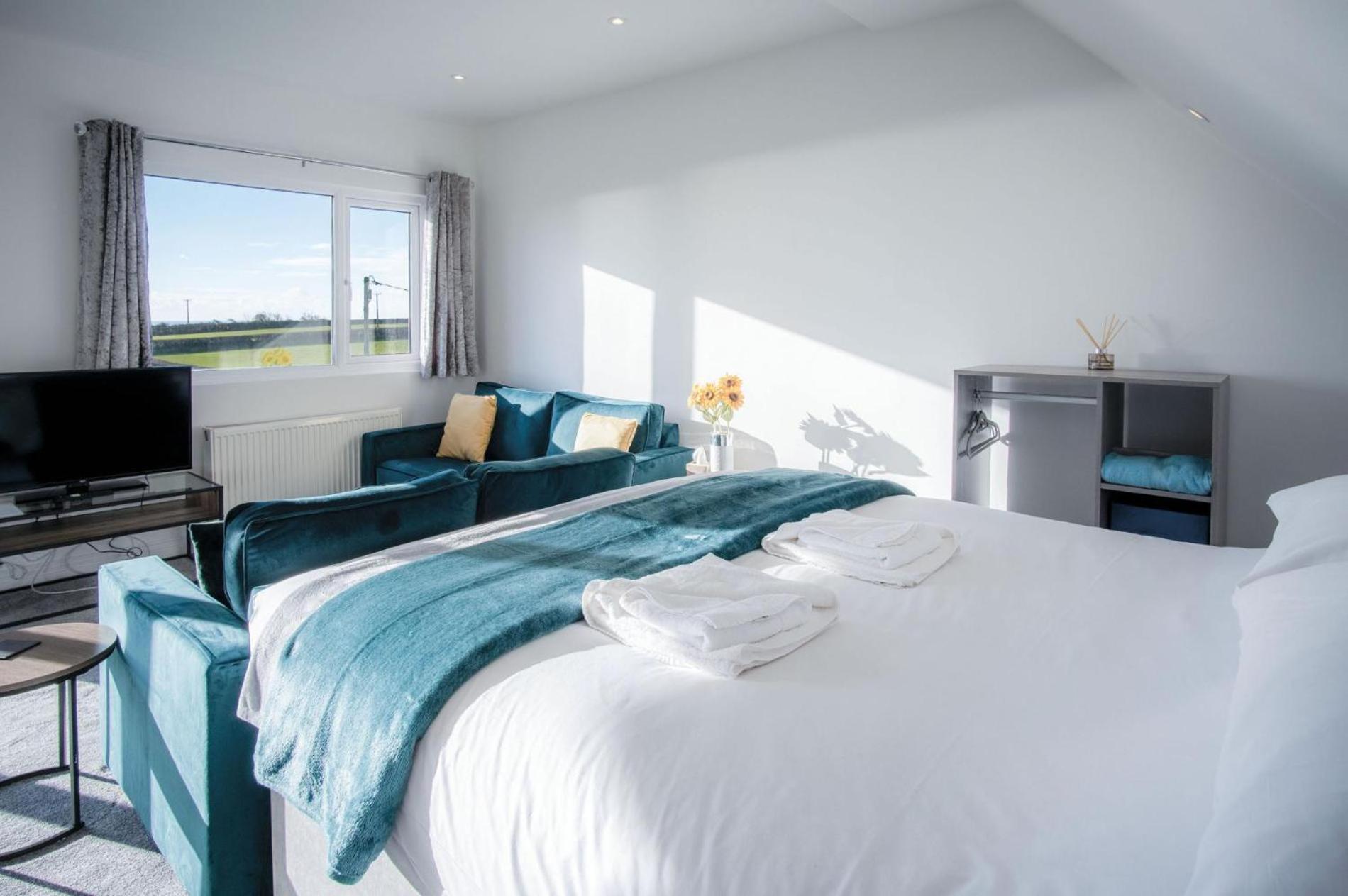The Penthouse - 1 Bedroom Apartment - Ocean Breeze Port Eynon Bagian luar foto