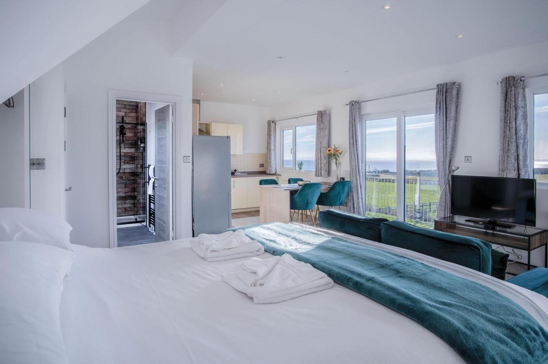The Penthouse - 1 Bedroom Apartment - Ocean Breeze Port Eynon Bagian luar foto