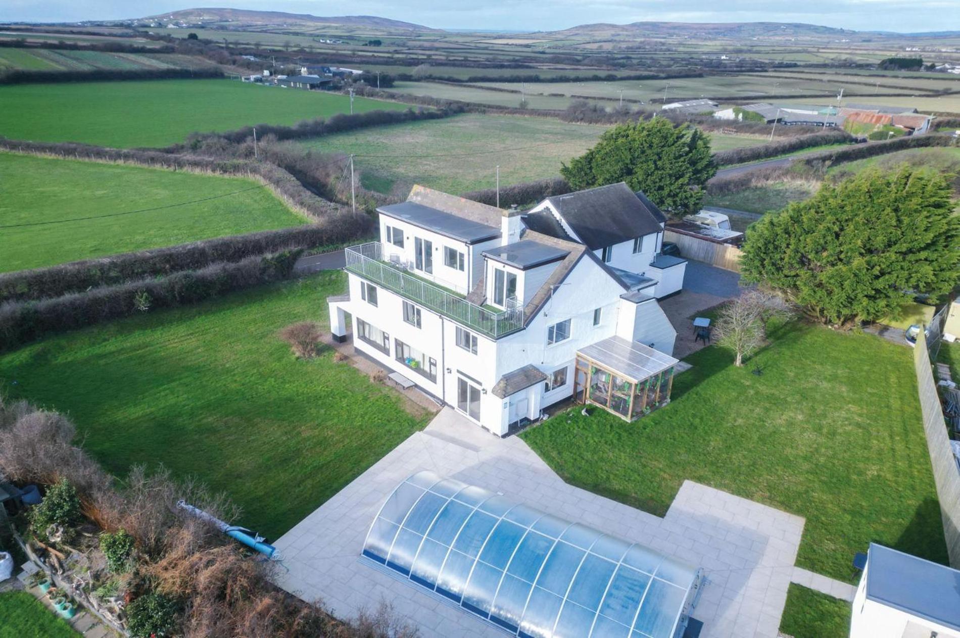The Penthouse - 1 Bedroom Apartment - Ocean Breeze Port Eynon Bagian luar foto
