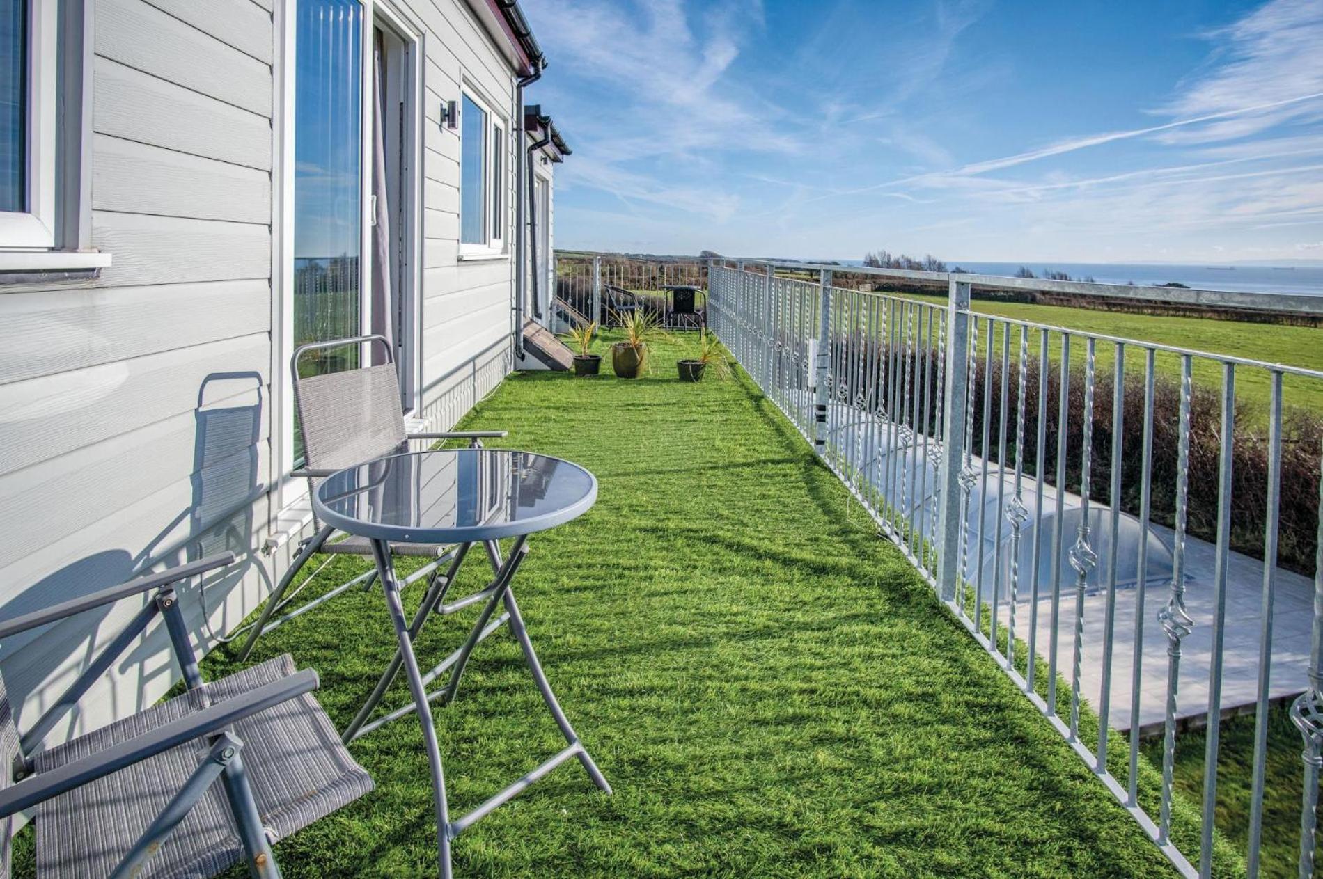 The Penthouse - 1 Bedroom Apartment - Ocean Breeze Port Eynon Bagian luar foto